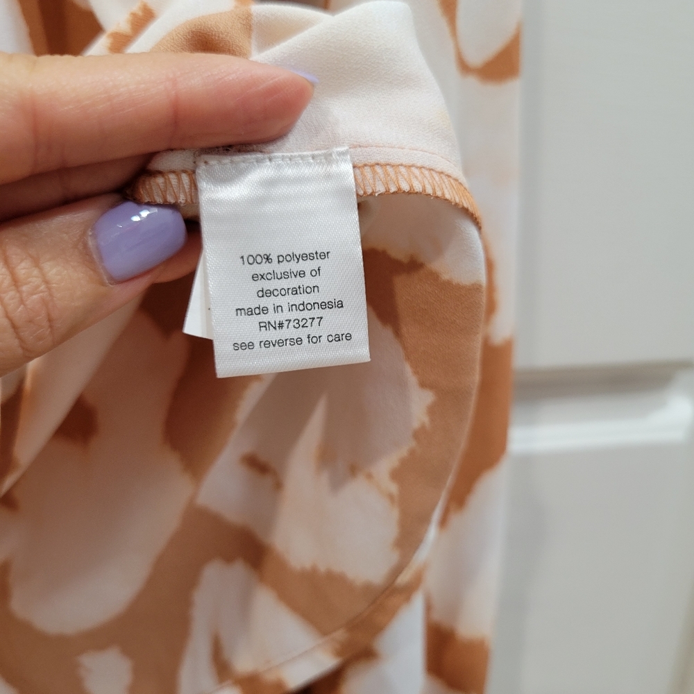 NWT Elizabeth and James Blouse - Picture 5 of 6